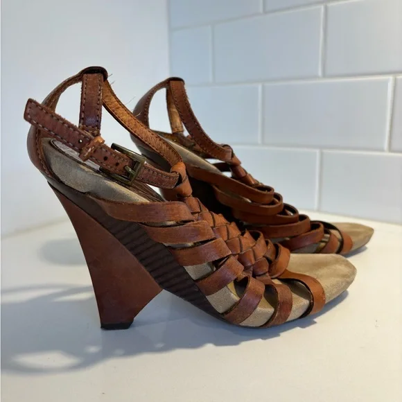 Sam Edelman - Picture 2 of 10